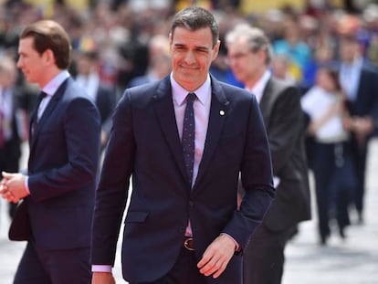 Pedro Sánchez arrives at the EU summit in Romania.