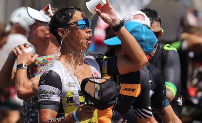 Uno de los competidores en el Ironman de Fráncfort, este domingo.