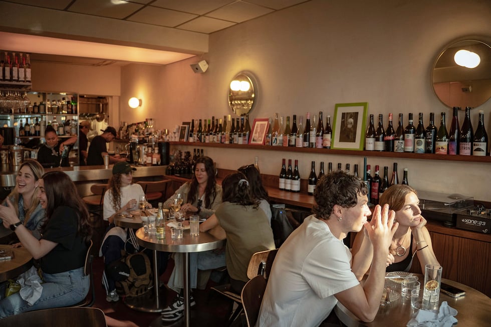 Berta, el bar donde los tragos, la comida y las anfitrionas te hacen ...