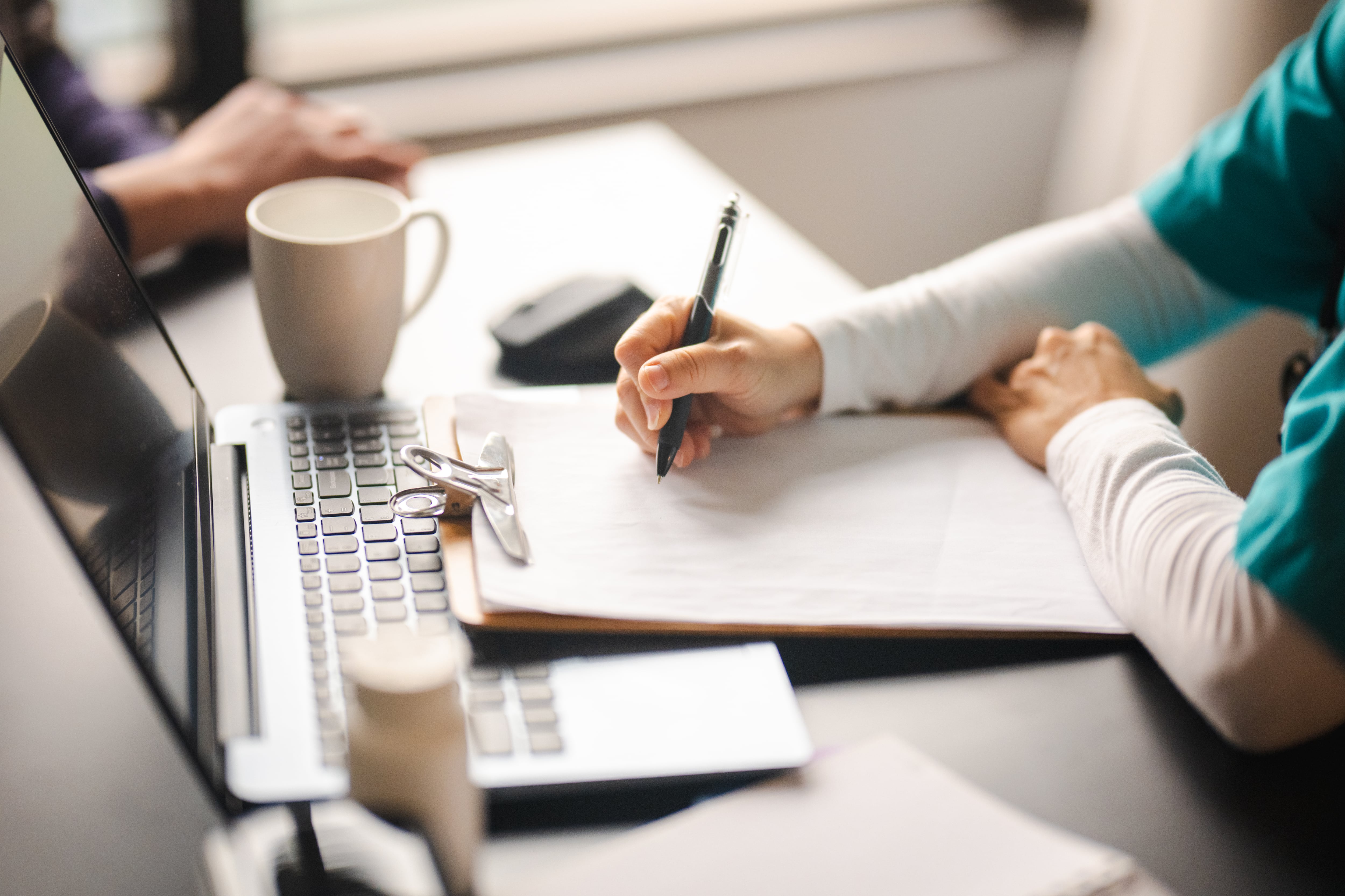 El seguro médico corporativo se encarece un 10% y tensiona los presupuestos de las empresas