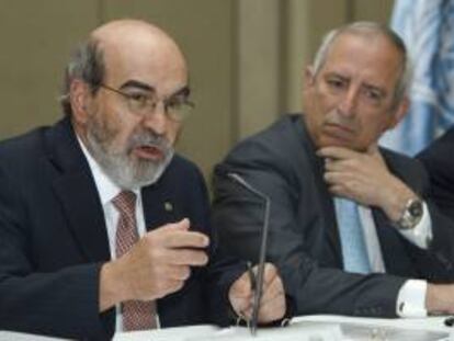 En la imagen, el director general de la Organización de las Naciones Unidas para la Alimentación y la Agricultura (FAO), el brasileño José Graziano da Silva (i). EFE/Archivo