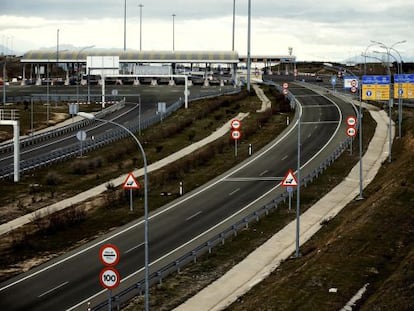 Autopista de peaje M12, que une Madrid con el aeropuerto de Barajas.