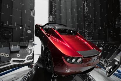 El Tesla Roadster que será utilizado para el lanzamiento del cohete pertenece al presidente ejecutivo de SpaceX, Elon Musk.