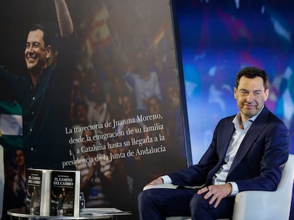 El presidente de la Junta de Andalucía, Juanma Moreno, participa en la presentación de su biografía 'El camino del cambio', este martes en Málaga. Prioridad nacional