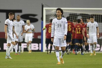 El mediocampista alemán Leroy Sane tras el cuarto gol de España anotado por Ferrán Torres.