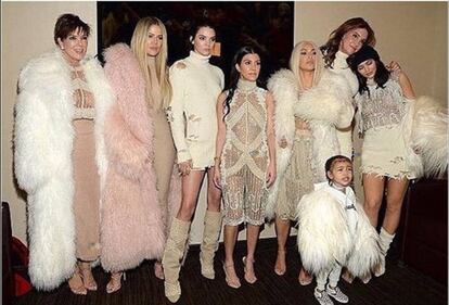 Convención de yetis: El clan Kardashian al completo en la presentación de Yeezy Season 3 el pasado febrero en Madison Square Garden.