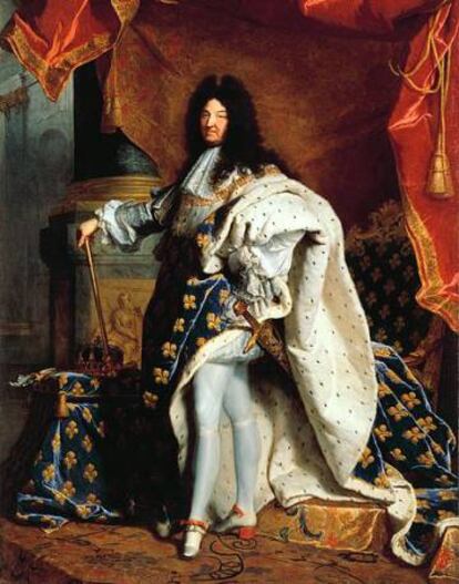 Retrato de Luis XIV, pintado por Hyacinthe Rigaud, en el que pueden apreciarse los tacones del monarca francés.