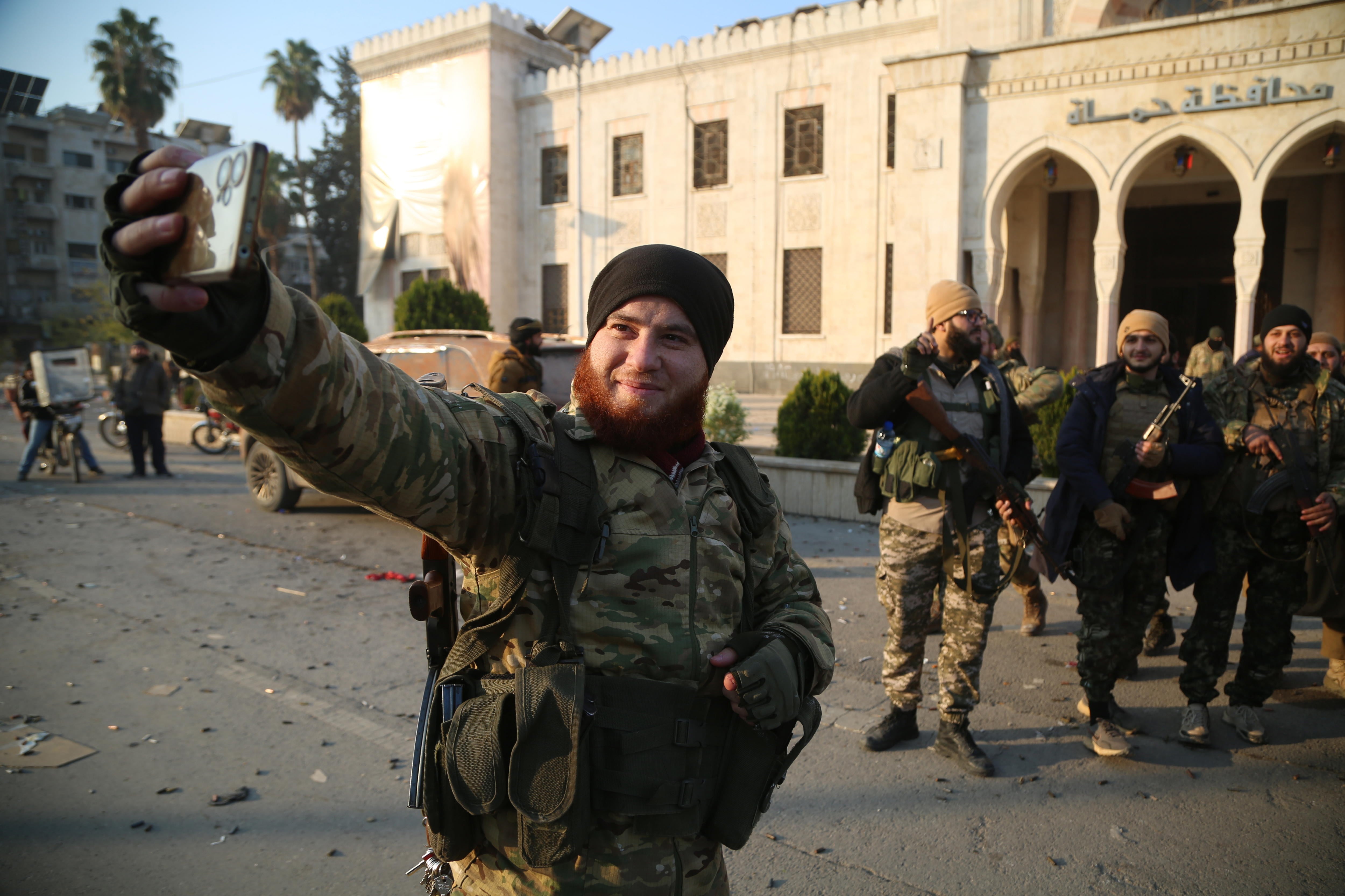 Los rebeldes alcanzan la ciudad clave de Homs mientras el sur de Siria se alza contra el régimen