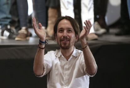 Iglesias ha estado vinculado desde hace años a los movimientos sociales y a Izquierda Unida —formación de la que fue asesor— y se propone ahora hacerse un hueco junto a los líderes de los grandes partidos. La idea de poner en marcha una formación fraguó en las pasadas Navidades. 