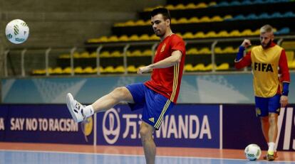 El jugador de la selecci&oacute;n espa&ntilde;ola, Sergio Lozano, en un entrenamiento del pasado martes. 