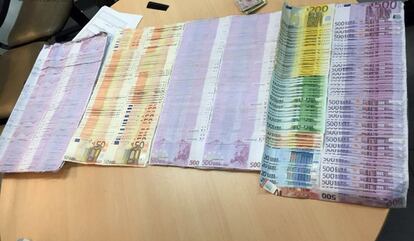 Dinero en efectivo intervenido en la operación Alas blancas.