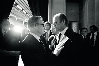 ¡Toma, Moreno! En este caso no es un cuervo, sino el vicepresidente del gobierno del estadounidense Gerald Ford. El magnate Nelson A. Rockefeller ostentó ese cargo entre 1974 y 1977 por el Partido Republicano.