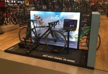 Expositor de BKOOL en El Corte Inglés.