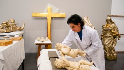 La restauración del monumento de Semana Santa del monasterio de la Encarnación