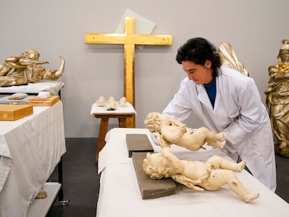 La restauración del monumento de Semana Santa del monasterio de la Encarnación