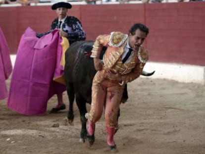 El diestro vasco falleció después de que el astado le empitonara por el costado derecho