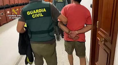 El principal acusado en el momento de la detención.