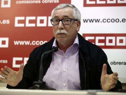 El secretari general de CC OO, Ignacio Fernández Toxo, anunciant l'expulsió dels sis consellers del sindicat que van utilitzar les targetes.