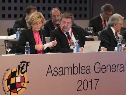 Parte de la junta directiva de la Federaci&oacute;n (Esther Gasc&oacute;n, Jos&eacute; Luis Larrea, Enrique Cerezo y Luis Rubiales) en la asamblea