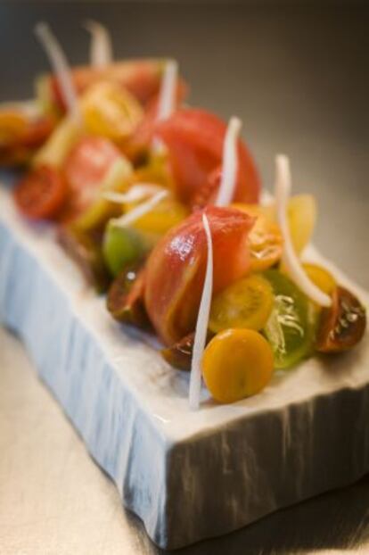 Ensalada de tomates variados del restaurante Estimar, en Barcelona.