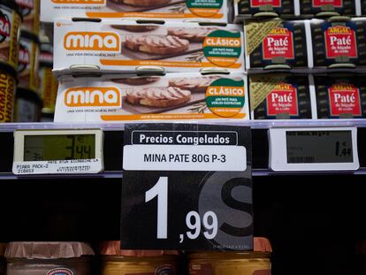 Uno de los prodictos del supermercado 'Tu Super' de Granada, que forman parte de los productos básicos de cesta de la compra cuyos precios ha congelado hasta diciembre.