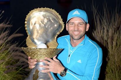 Sergio García, con el trofeo de Catar.