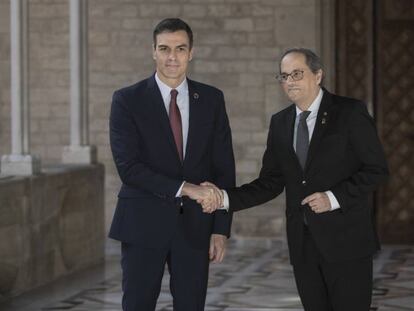 Pedro Sánchez y Quim Torra, antes de su reunión de este jueves en el Palau de la Generalitat.