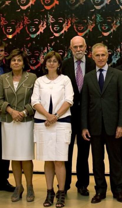 Reunión del patronato del Museo Guggenheim Bilbao. De izquierda a derecha, Josune Ariztondo (diputada cultural de Bizkaia), Blanca Urgell consejera de cultura), Richard Amstrong (director general del museo Guggenheim de Nueva York) y Juan Ignacio Vidarte (director del Guggenheim Bilbao).