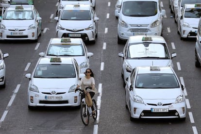 Taxis protesting the proliferation of VTC licenses.