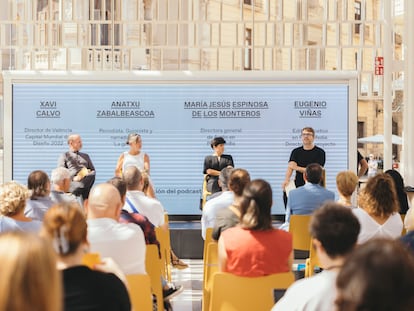 Los cuatro participantes en la presentación: Xavi Calvo, Anatxu Zabalbeascoa, María Jesús Espinosa de los Monteros y Eugenio Viñas.