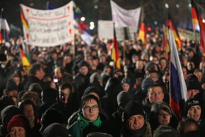 La primera manifestación en apoyo al xenófobo Pegida fue en Dresden, en octubre. Desde entonces, miles de personas se reúnen todas las semanas en esa y otras ciudades alemanas.