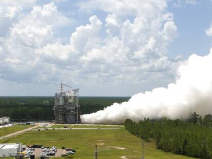 Prueba del motor RS-25 que ser&aacute; utilizado en el Space Launch System.