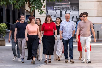 Los representantes de Més llegan a la reunión de la comisión ejecutiva de la coalición este lunes en  Valencia. 