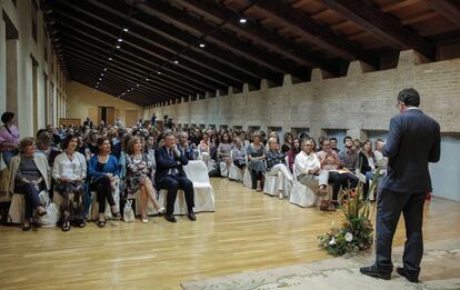 El presidente del Parlamento, Enric Morera, durante el acto de homenaje a las escritoras.