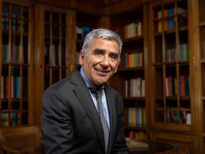 El rector de la Universidad Diego Portales, Carlos Peña en la Casa central de la universidad en Santiago, Chile.