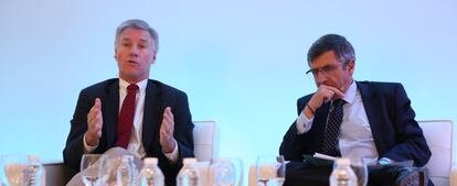 Daryl Brewster, CEO de CECP, y Francisco Román, presidente de la Fundación Seres, durante la presentación de la alianza entre ambas entidades.