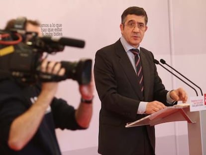 Patxi López, durante su intervención en el mitin en San Sebastián.