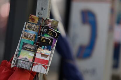 Cigarrillos sueltos son vendidos en las calles de Ciudad de México, en junio de 2023.