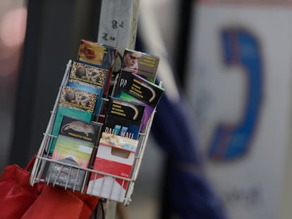 Cigarrillos sueltos son vendidos en las calles de Ciudad de México, en junio de 2023.