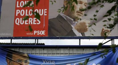 Carteles electorales de PSOE y PP en Vigo.