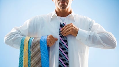 Un complemento elegante para lucir con todo tipo de trajes. GETTY IMAGES.