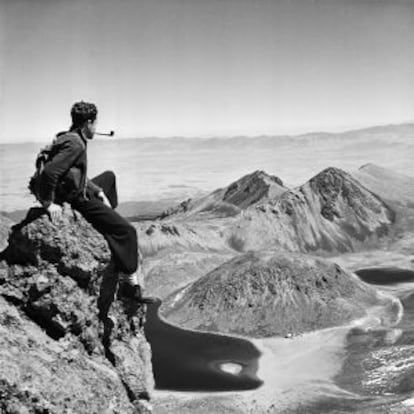 Autorretrato tomado en el Nevado de Toluca hacia 1940, obra del escritor y fotógrafo mexicano Juan Rulfo.