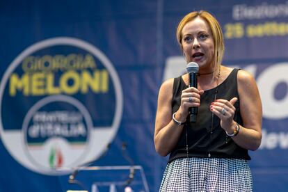 Giorgia Meloni, el día 30 en un mitin de Hermanos de Italia en Cosenza.