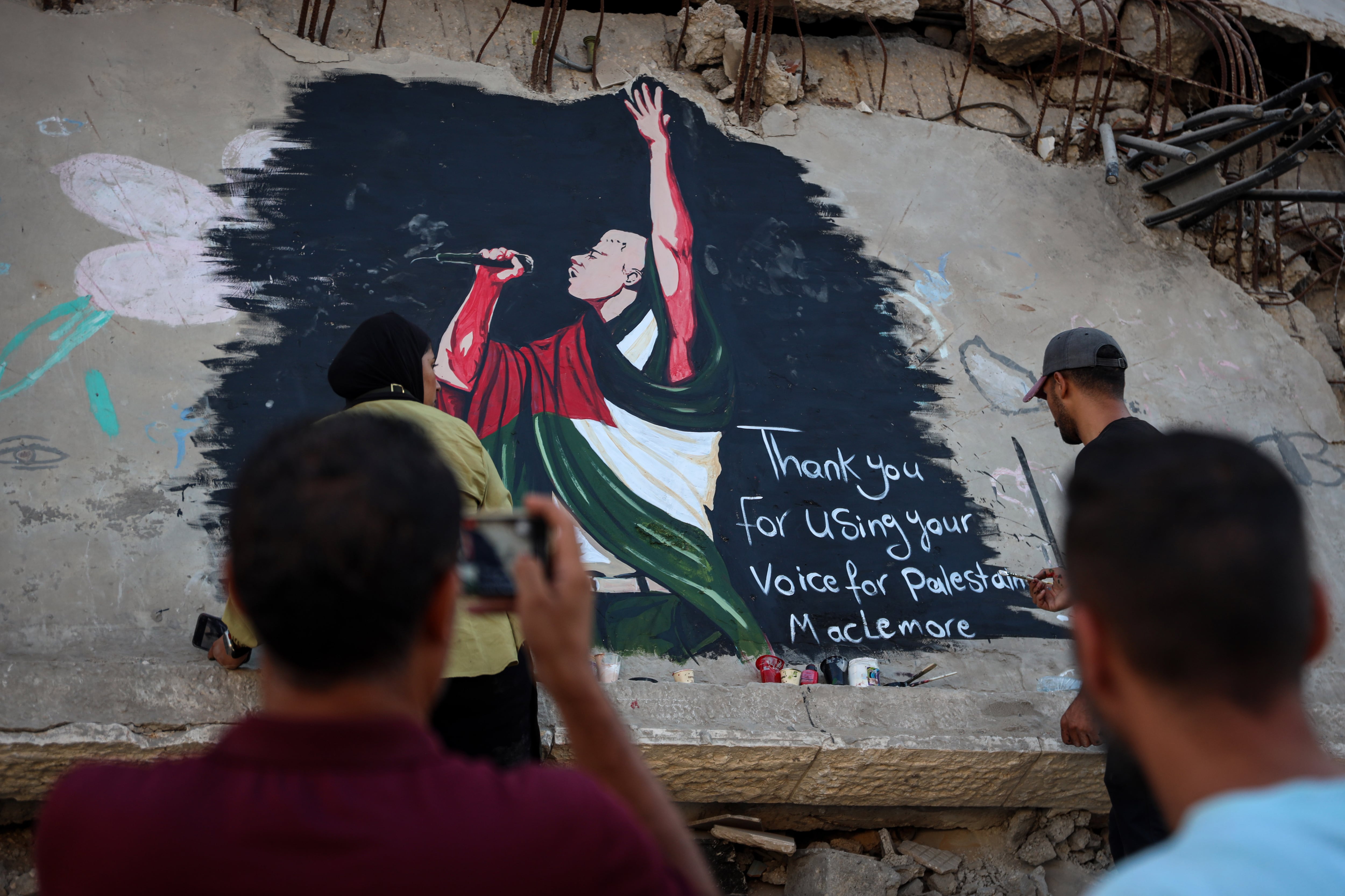 Macklemore anuncia conciertos a favor de Palestina y donará todo lo recaudado