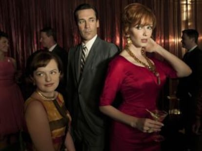 Tres de los personajes principales de 'Mad Men', Peggy, Don Draper y Joan.