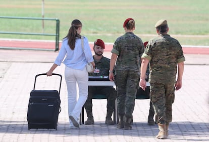 La princesa Leonor, durante su ingreso en la Academia Militar en Zaragoza.
