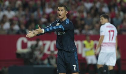 Ronaldo reclama un pase 
