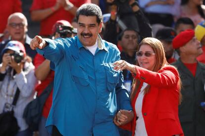 El presidente venezolano Nicol&aacute;s Maduro, con su esposa Cilia Flores, en Caracas. 