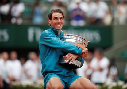 Rafa Nadal en Roland Garros 2018 ganó a Dominic Thiem por 6-4, 6-3 y 6-2.