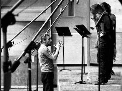 Stephen Sondheim da instrucciones en un ensayo de 'Into the Woods' en Nueva York, en 1987.